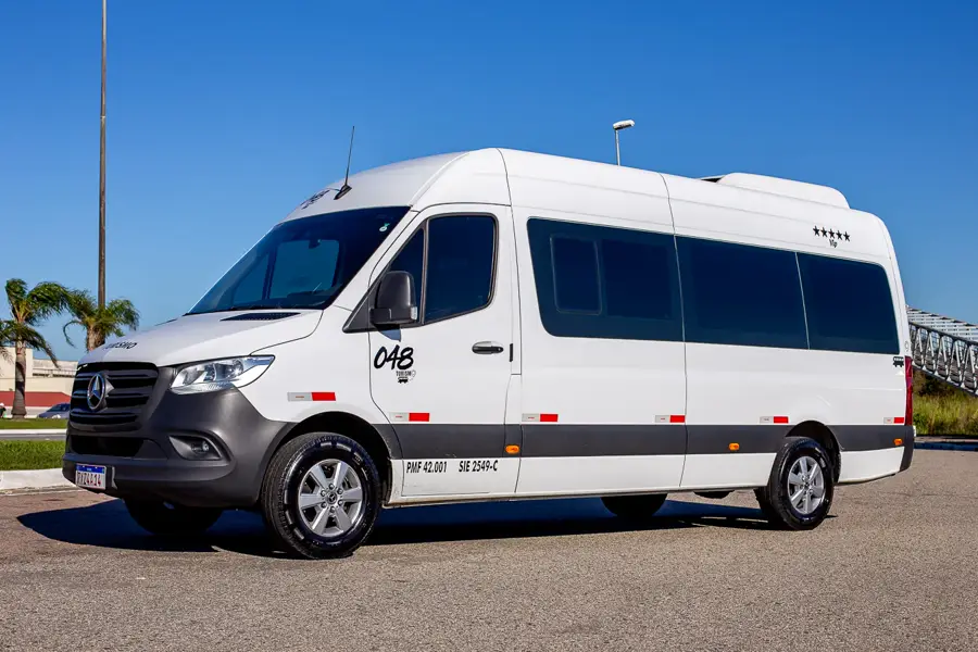 Van executiva da 048 Turismo